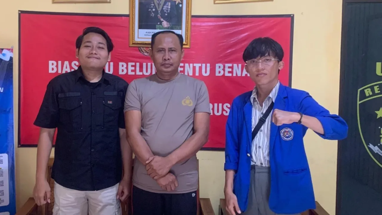 Mahasiswa dan Polisi Bersinergi Hadirkan Literasi dan Kepedulian di Kampung Cigobang