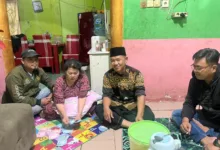 Telusuri Masalah Lama, Kepala Desa Saefullah Pastikan Bantuan Tepat Sasaran