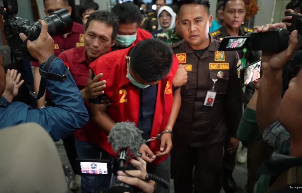 Tersangka Terjaring, Anggota Dprd Muara Enim Dan Anaknya Ditahan Kasus Suap Irigasi