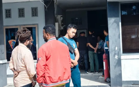 Terduga Pelaku Tabrak Ibu di Kota Sorong Ditahan di Mako Pomal