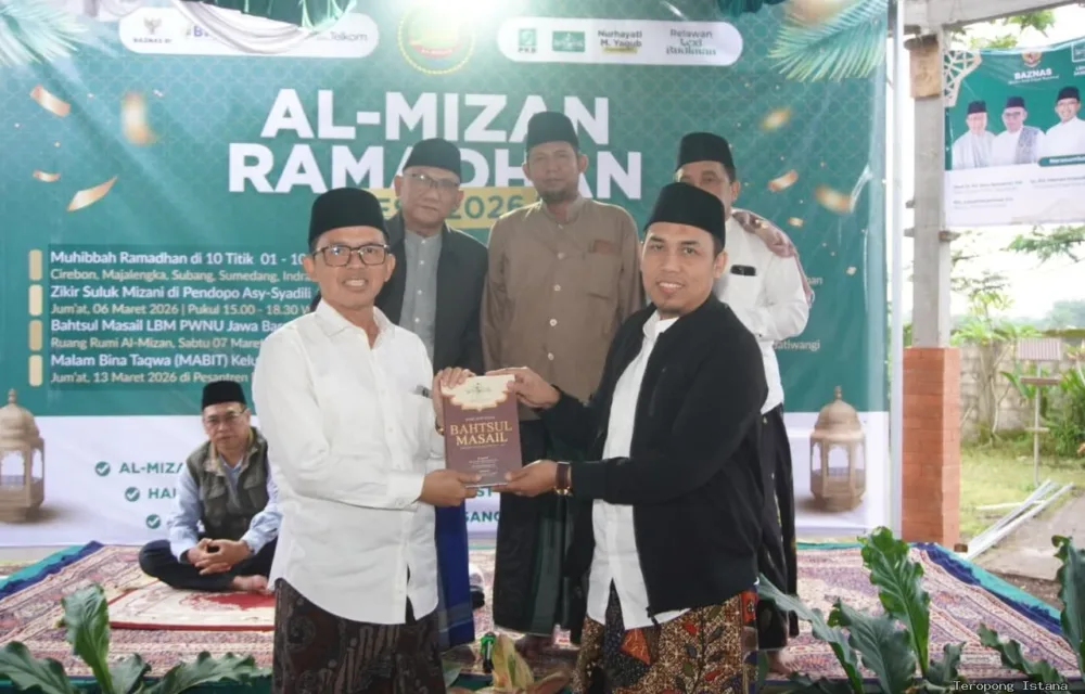 Standarisasi Emas Dan Beras Dalam Penentuan Zakat Profesi Dan Zakat Fitrah”