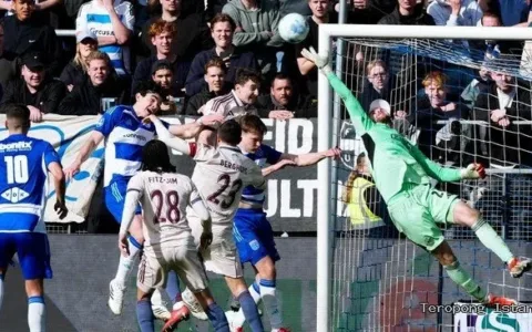 Paes Gemilang! Clean Sheet Perdana Bersama Ajax Saat Tahan PEC Zwolle 0-0