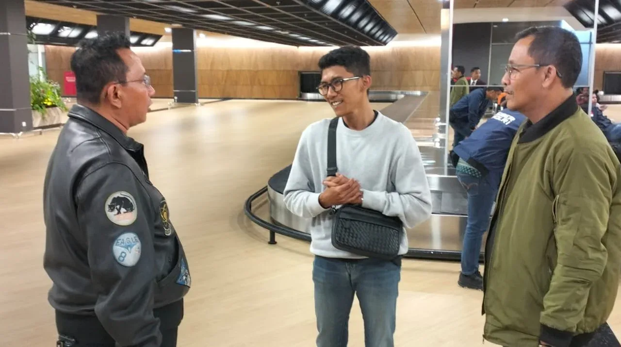 Anton Suratto Jemput Korban TPPO Septi di Bandara Soetta