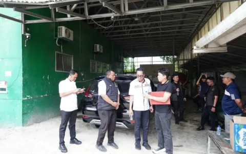 Kejati Sumsel Sita 14 Unit Alat Berat Milik PT KMM