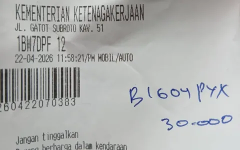 Parah Sistem Parkir Kemenaker Rusak, Maruli Kritik Tarif Mahal dan Struk Tulis Tangan