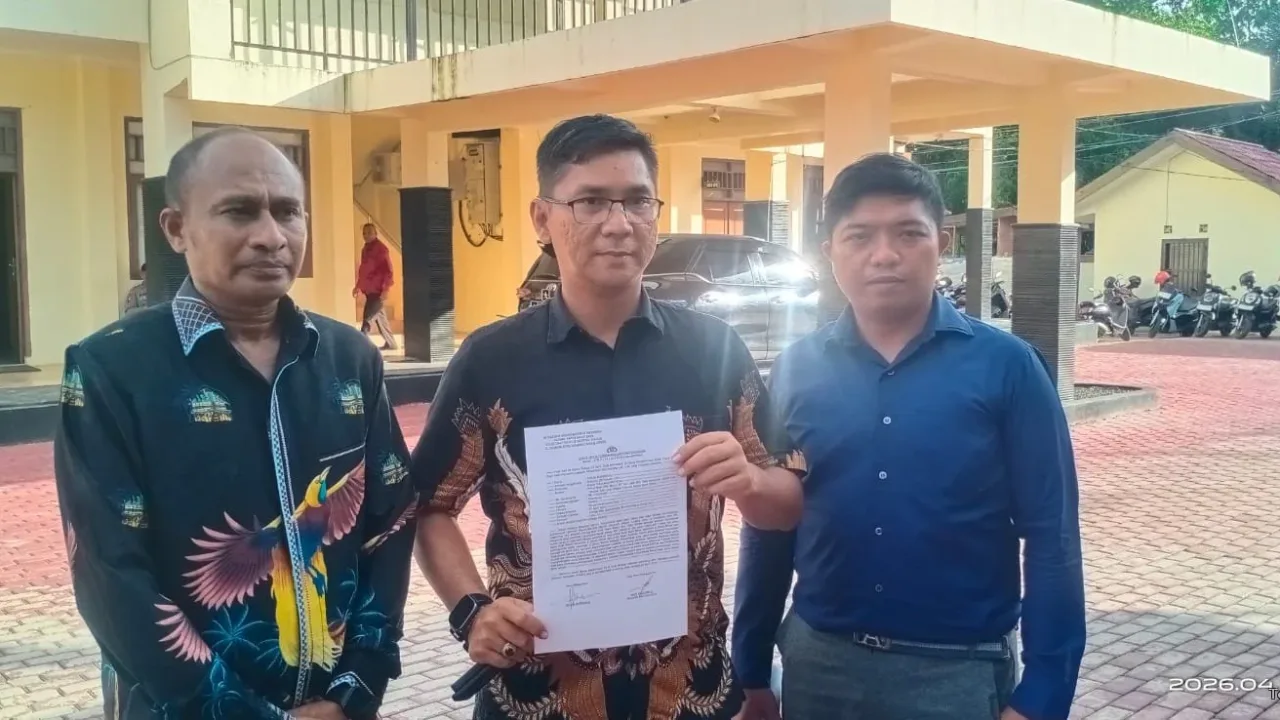 Difitnah di Medsos, Anggota MRPBD Mesak Mambraku Laporkan PFM ke Polda Papua Barat Daya