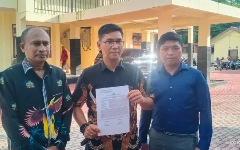 Difitnah di Medsos, Anggota MRPBD Mesak Mambraku Laporkan PFM ke Polda Papua Barat Daya