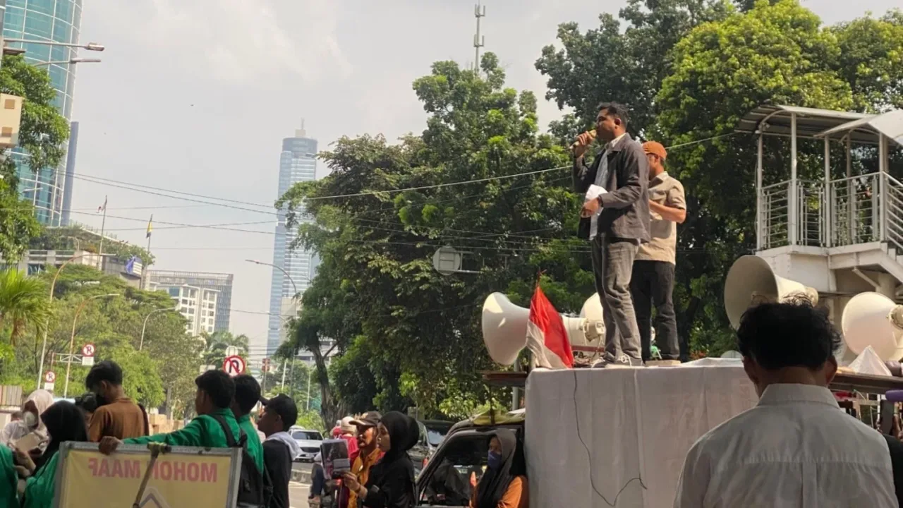 Front Mahasiswa Anti Korupsi Desak KPK Periksa Wali Kota Samarinda Terkait Anomali Anggaran Mobil Dinas