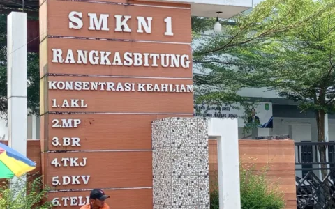 SMKN 1 Rangkasbitung Diduga Pungut Biaya Kelulusan Siswa Kelas XII