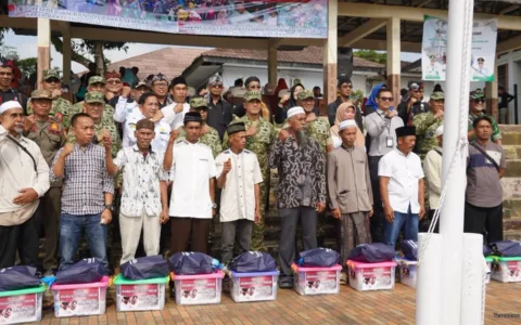 TMMD Pandeglang: Kaster TNI Sambut Pembukaan KBSB dan Layani Masyarakat