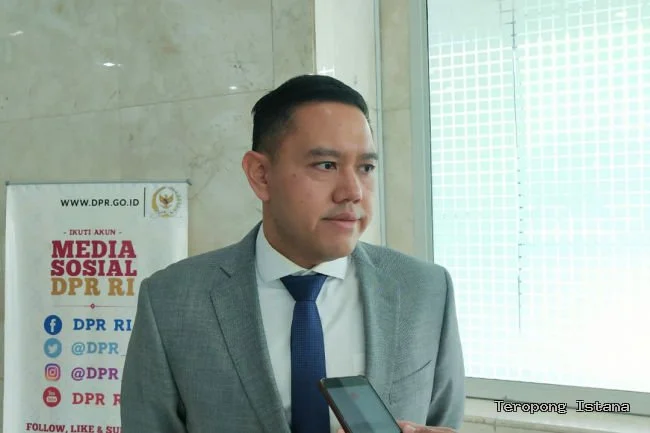 Komisi I Dpr Soroti Penutupan Selat Hormuz, Minta Pemerintah Amankan Kapal Pertamina