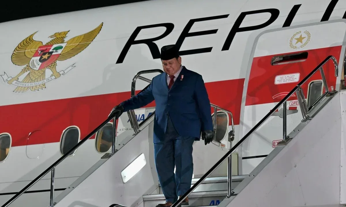 Kunjungan Presiden Prabowo Subianto ke Tokyo awal April ini bukan sekedar kunjungan kehormatan diplomasi biasa atau sekedar seremoni “kulon newun” pemimpin baru. Ini bukan merupakan hal yang baru dalam kemitraan ini, Indonesia-Japan Maritime Forum (IJMF) yang di luncurkan sejak 2016 menjadi wadah rutin bagi kedua negara dalam membahas isyu sensitive dan strategis