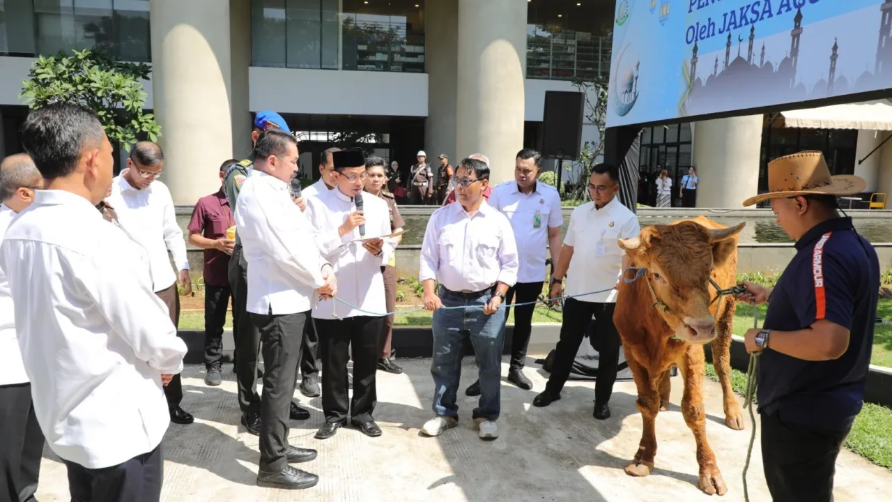 Jaksa Agung Serahkan Hewan Kurban, Baren AS: Wujud Kepedulian Insan Adhyaksa