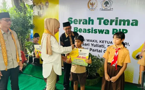 Semangat Pejuang Masa Depan! Sari Yuliati Dorong Pendidikan di Cakranegara