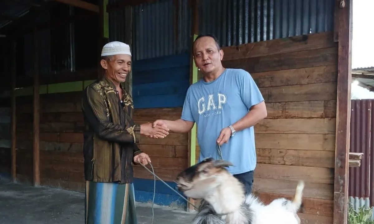 Rayakan Idul Adha untuk Warga Papua, PT Kristalin Ekalestari Salurkan 41 Hewan Kurban