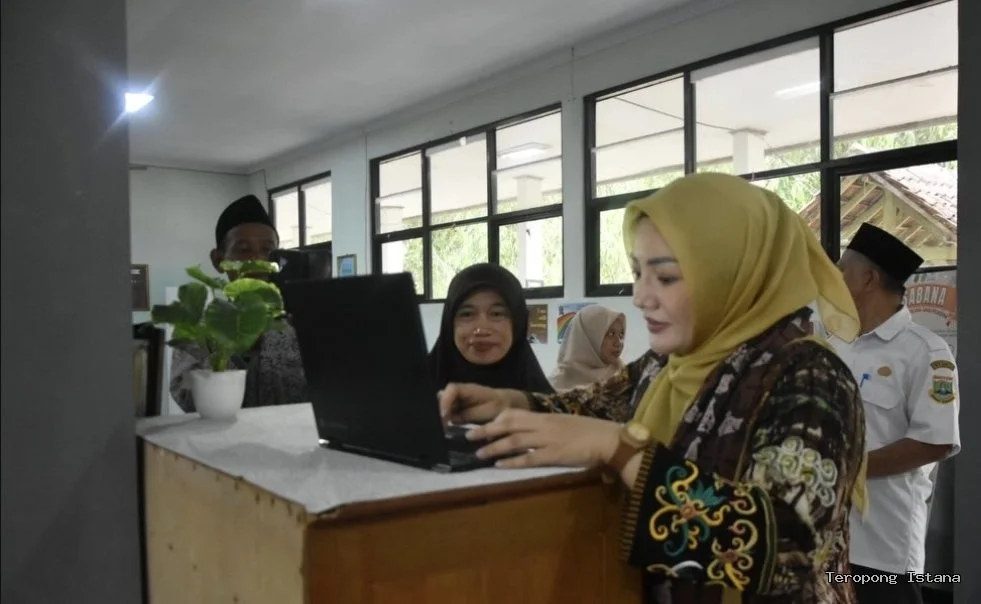 Dpr Di Tengah Siswa: Adde Rosi Dorong Sman 1 Pangarangan Jadi Pusat Prestasi ​
