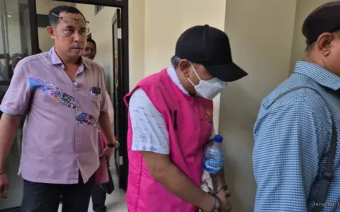 Kejari Sorong Resmi Tahan Enam Tersangka Kasus Dugaan Korupsi Pakai Dinas DPRPBD