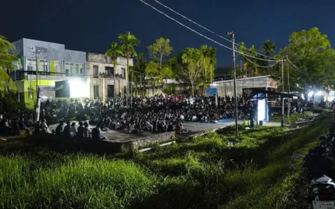 Ratusan Warga Sorong Antusias Saksikan Pemutaran Film Dokumenter Pesta Babi di Sorpus
