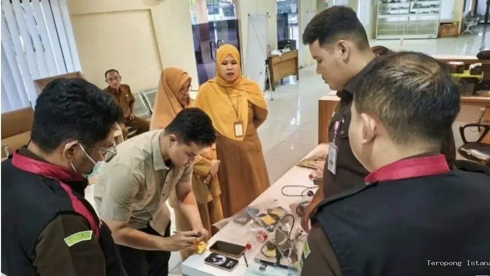Kejari Hst Geledah 4 Lokasi, Buru Bukti Korupsi Alkes Dinkes