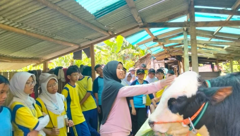 Smp Negeri 128 Jakarta Gelar Persami Bentuk Pramuka Mandiri, Tangguh, Kreatif Dan Berkarakter