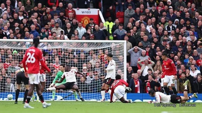 Mainoo Jadi Penentu, Manchester United Tundukkan Liverpool 3-2 Di Old Trafford