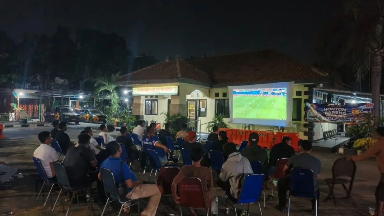 Melalui Nobar Piala Dunia 2026, Polda Banten Bangun Kedekatan dengan Warga