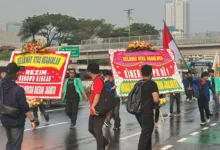 Bem Si Jakarta Demo Di Dpr, Desak Pemerintah Turunkan Harga Bbm