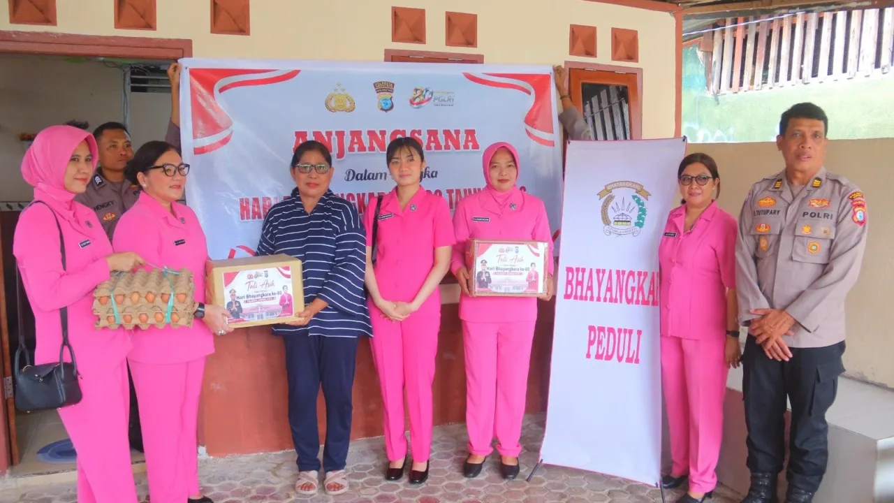 Jelang HUT Bhayangkara ke-80, Polresta Sorong Kota Sambangi dan Santuni Purnawirawan