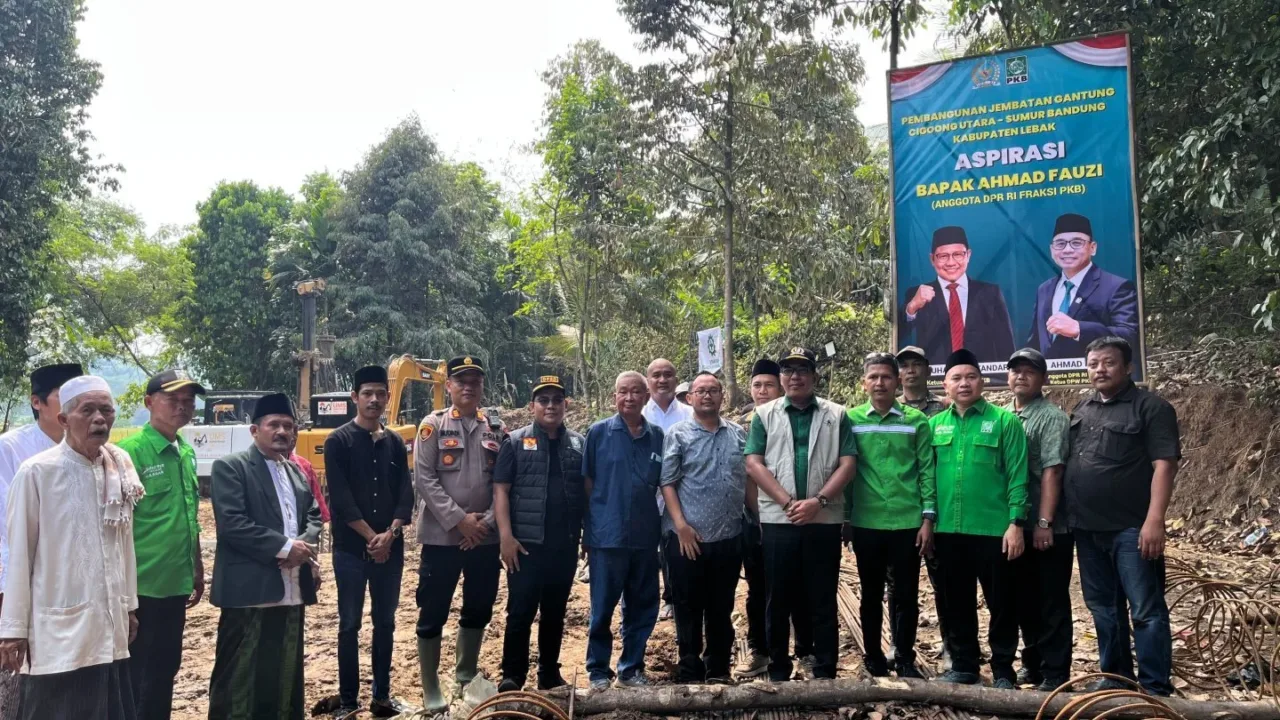 Ahmad Fauzi Wujudkan Impian Masyarakat Cigoong Utara, Jembatan Gantung yang Dinanti Puluhan Tahun Akhirnya Hadir