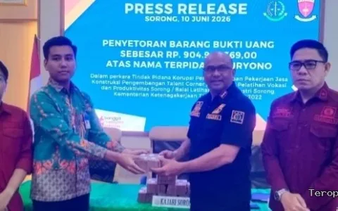 Terpidana Kasus Talent Corner Divonis 4 Tahun, Kejari Sorong Setor Uang Negara Rp904 Juta
