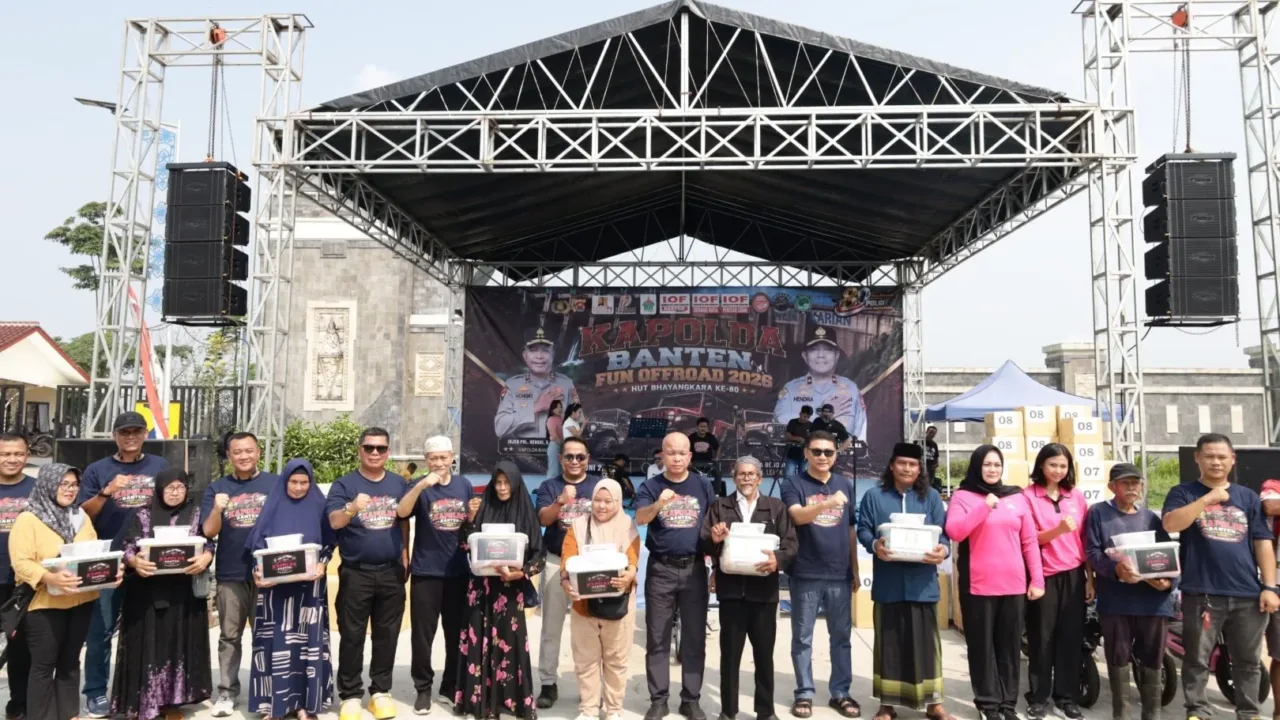 Semarak Hari Bhayangkara Ke-80, Polda Banten Salurkan Bantuan Sosial dan Gelar Fun Offroad di Karian