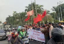 Tolak Masuk Gedung Parlemen, Bem Si Desak Dpr Temui Massa Aksi Di Luar