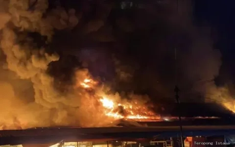Kebakaran Pasar Parung Diduga Akibat Korsleting, Direksi Perumda Tohaga Disorot ​