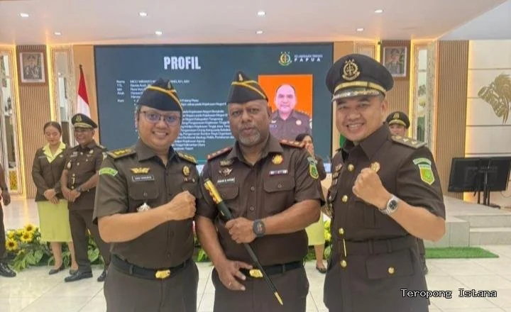 Kejati Papua Lantik Kajari Yapen Dan Rizal Ramdhani, Ini Arahan Kajati