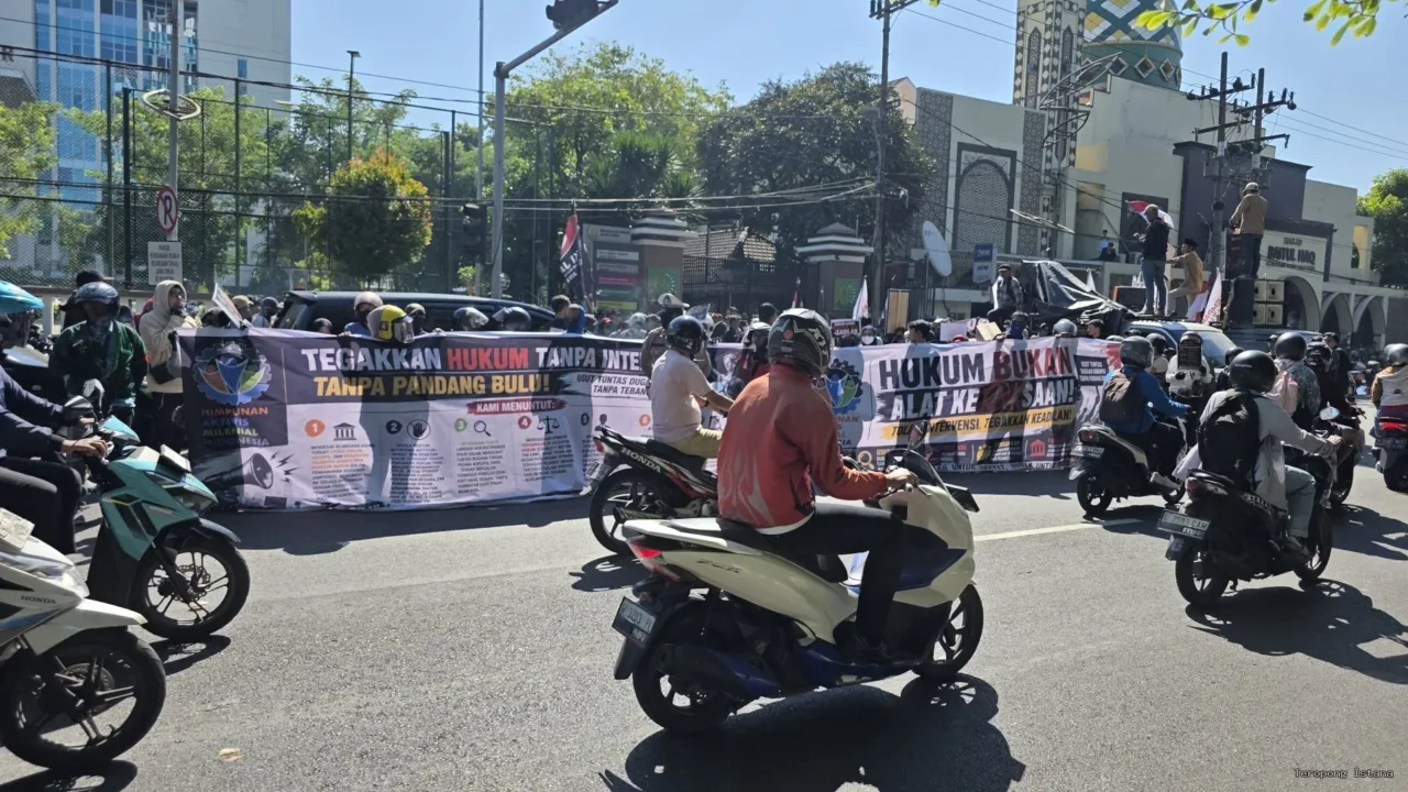Gelar Aksi di Kejati Jatim, Ratusan Aktivis Milenial Desak Revitalisasi Kejaksaan dan Tolak Intervensi Hukum