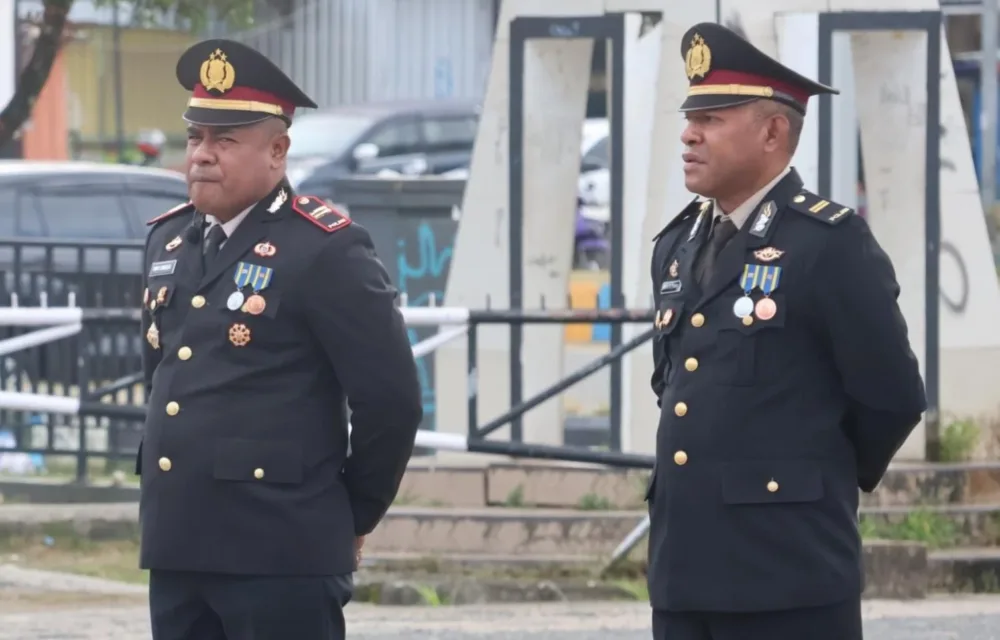 Berhasil Bujuk Dpo Menyerahkan Diri, Dua Perwira Polres Tambrauw Terima Penghargaan